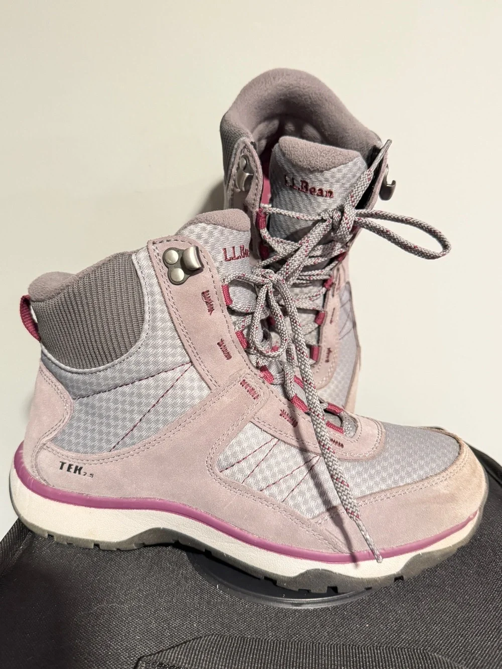 Pre-owned‎ Women's Gray Suede Mesh Lace-Up Snow Sneaker 5 Boot, Size 7.5